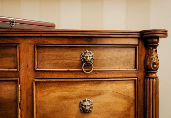 Dresser Disposal in Jupiter